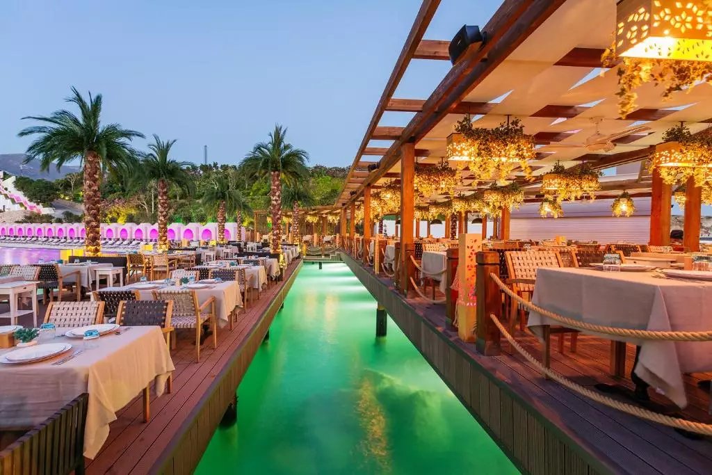Cratos Premium Hotel Casino and SPA